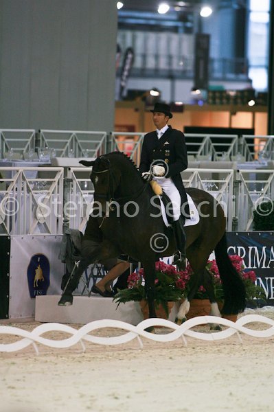 LAUGKS_MEGGLE\'S WELTTALL_MILANO_2011_SS2_2362.jpg